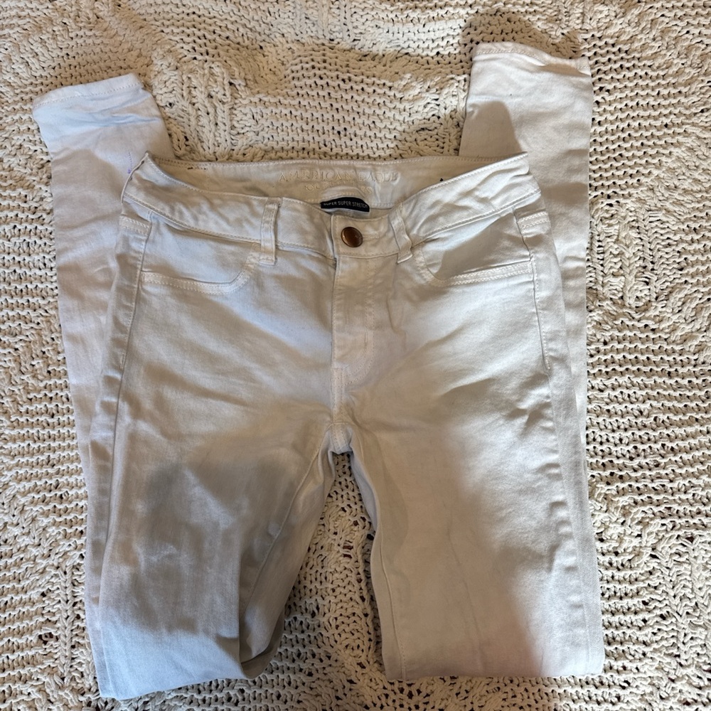 American Eagle Outfitters Cream Skinny Jeans with Stretch